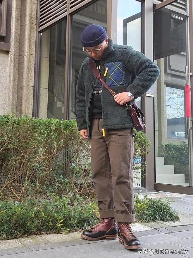 3种“配饰”看着俗气、没品位男人不管有钱